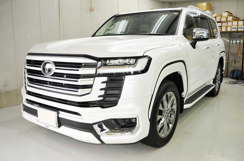 トヨタ ランドクルーザー 300　カーフィルム 施工例